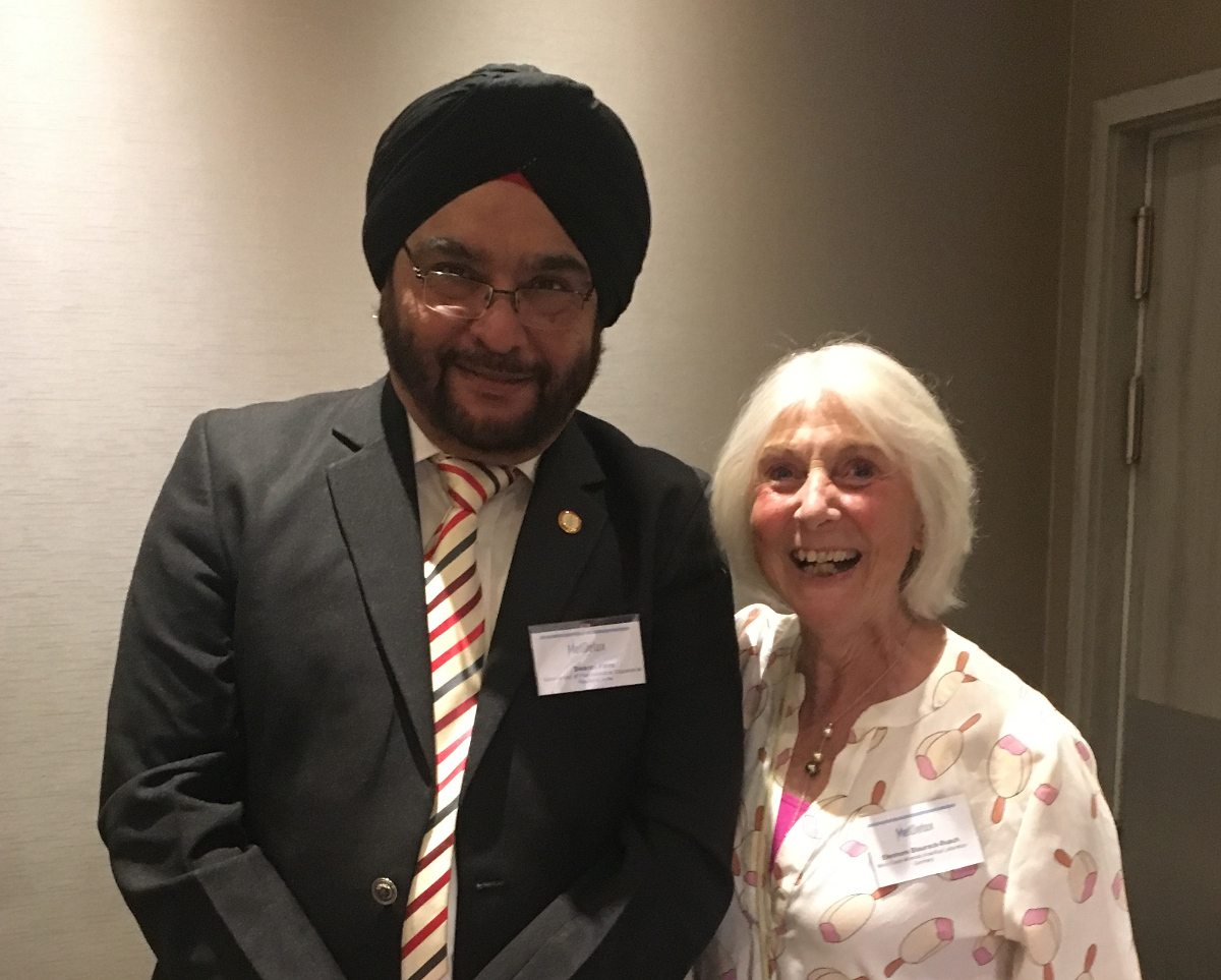 Prof. Dr. Swaran Flora und Dr. E. Blaurock-Busch auf der Metdetox-Konferenz in Berlin